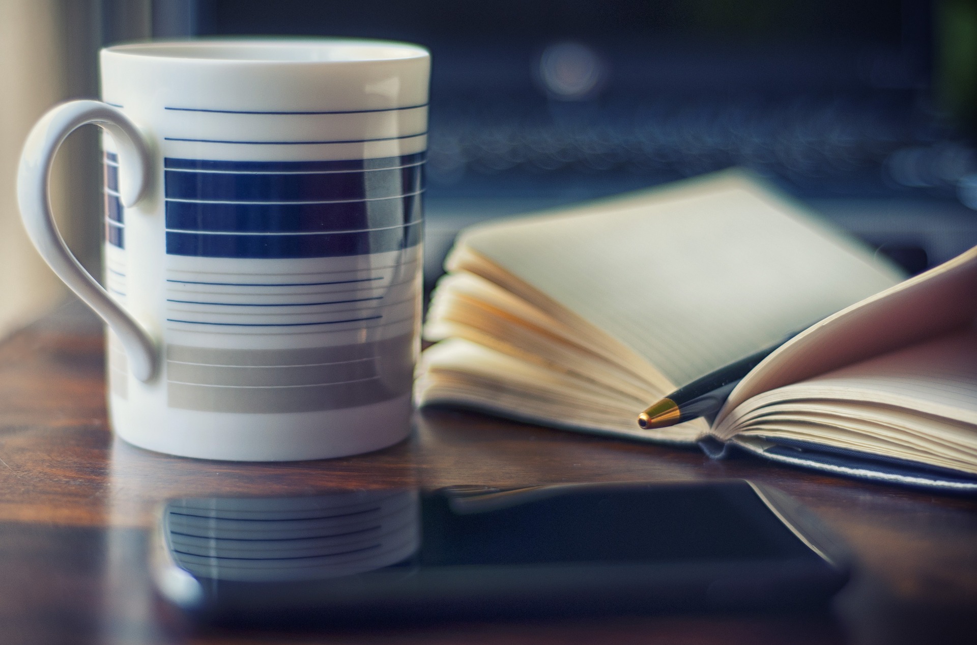 Coffee mug with journal